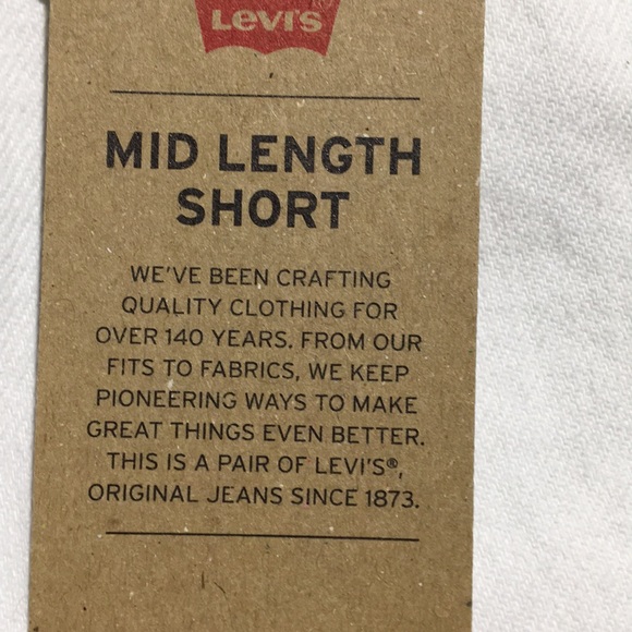 Levi’s white jean shorts - Picture 4 of 6